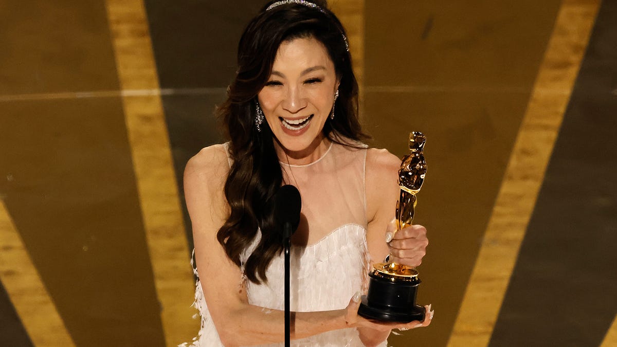 ‘This Is History in the Making,’ Michelle Yeoh Says in Best Actress Acceptance Speech