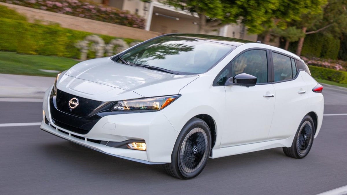 photo of Colorado Will Pay Some Residents $6,000 To Trade In Their Old Car For An EV image