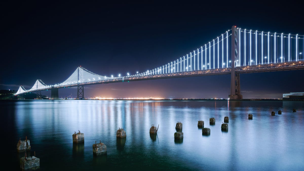 Total mærke navn Astrolabe San Francisco Bay Bridge Lights Go Out Indefinitely on March 5