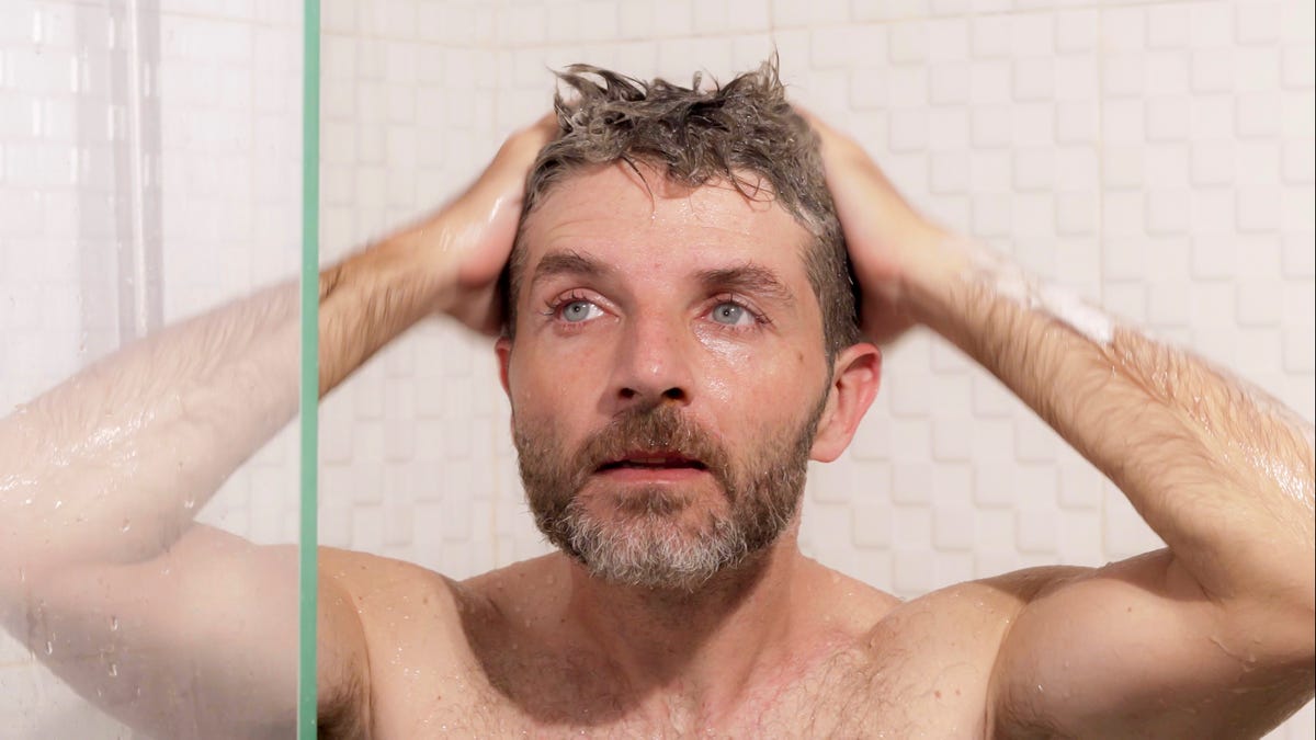 Shower face. Волосы мыться моры мужчины.