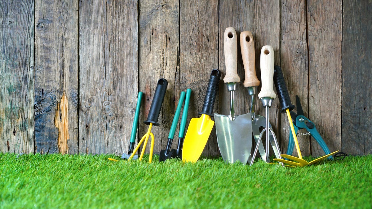 The easiest way to keep your gardening tools neat and clean