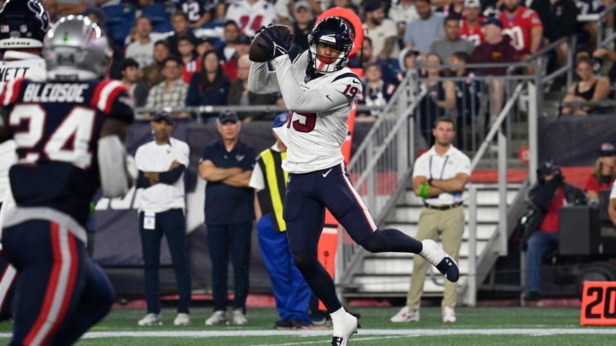 Bailey Zappe starts for New England as Texans beat Patriots 20-9