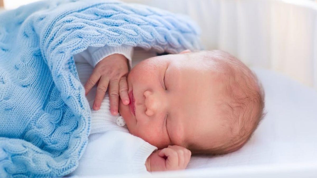 Los pediatras advierten que el saco de dormir con peso para bebés puede causar SMSL