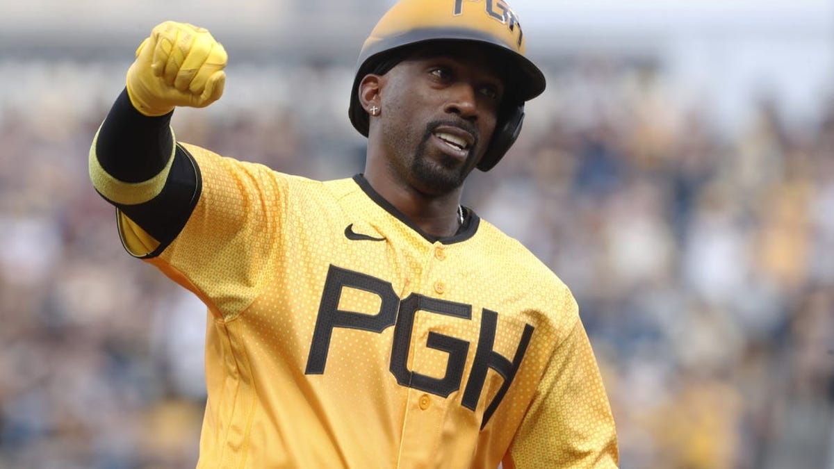 You are currently viewing Pirates activate OF Andrew McCutchen from injured list