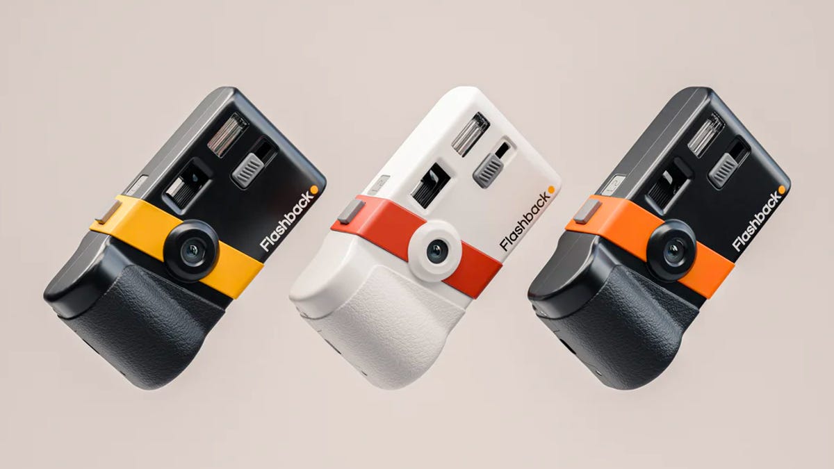 Esta cámara digital de estilo desechable te hace esperar 24 horas para ver tus fotos