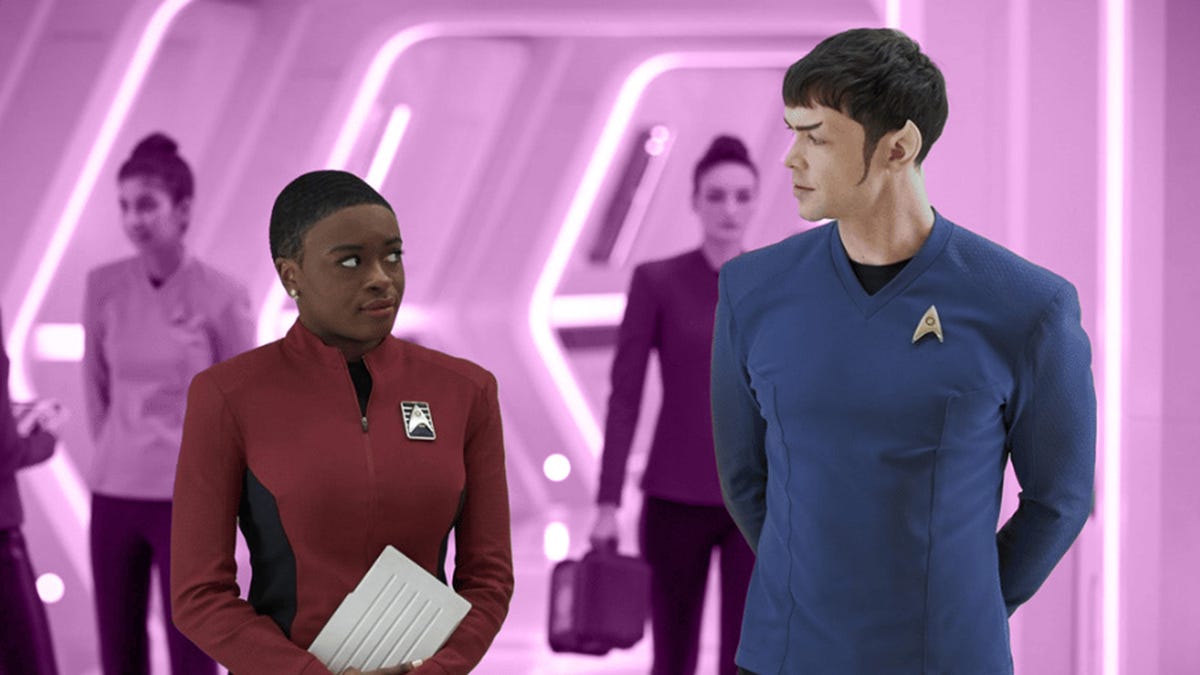 ¿Veremos más de la relación de Uhura con Spock?  |  Entrevista io9