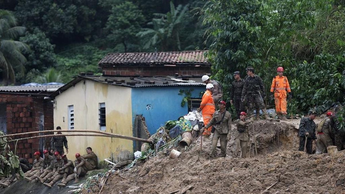 Inundaciones provocan deslizamientos de tierra mortales en Brasil