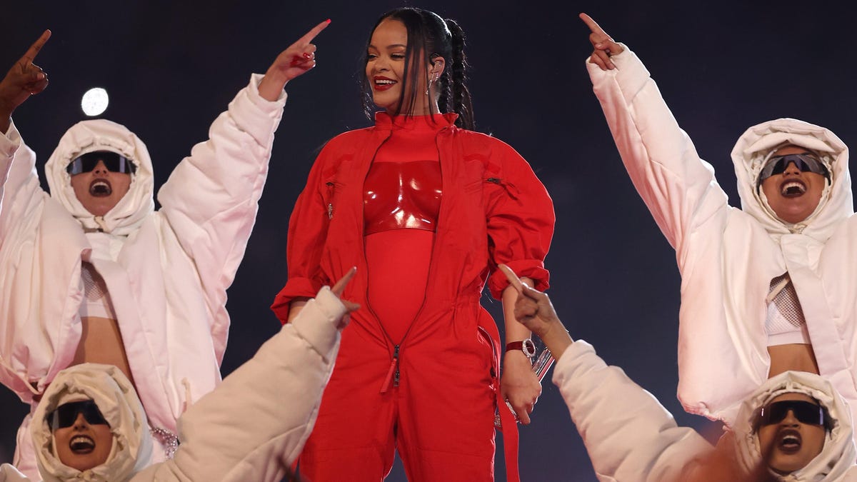 Rihanna’ pregnancy confirmed by reps after Super Bowl performance