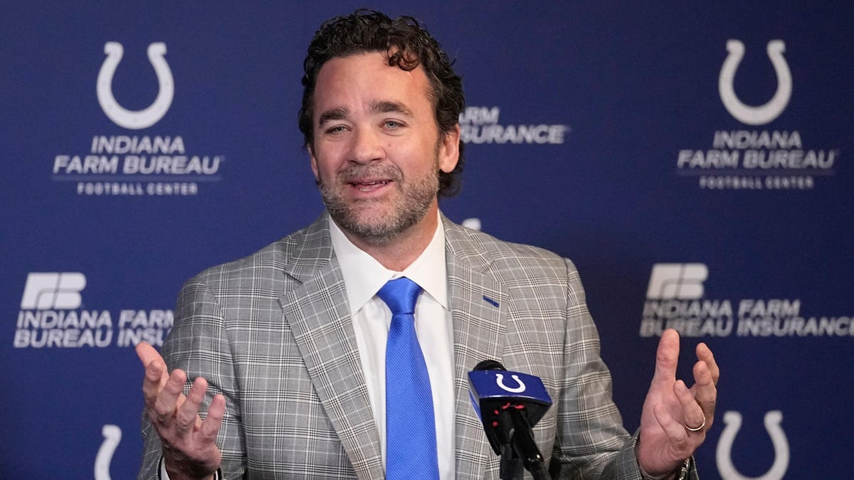 Jeff Saturday is unqualified, plain and simple
