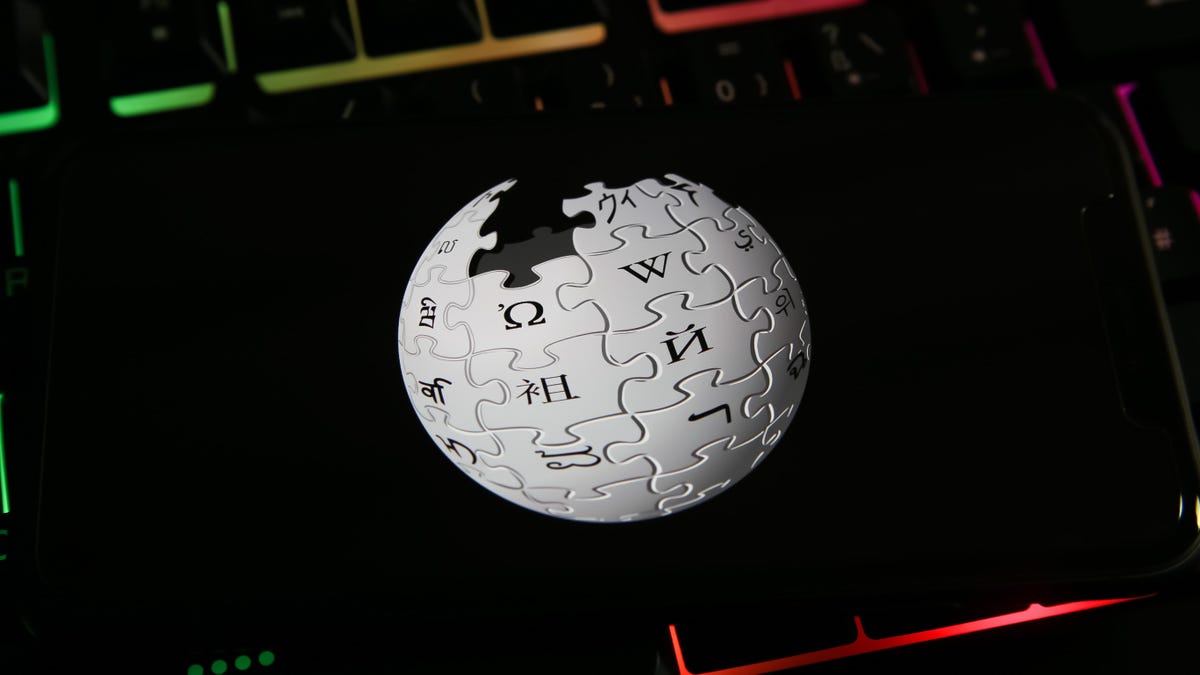 Wikipedia Worries Its Volunteer Editors Could Be Liable to Lawsuits Without Section 230