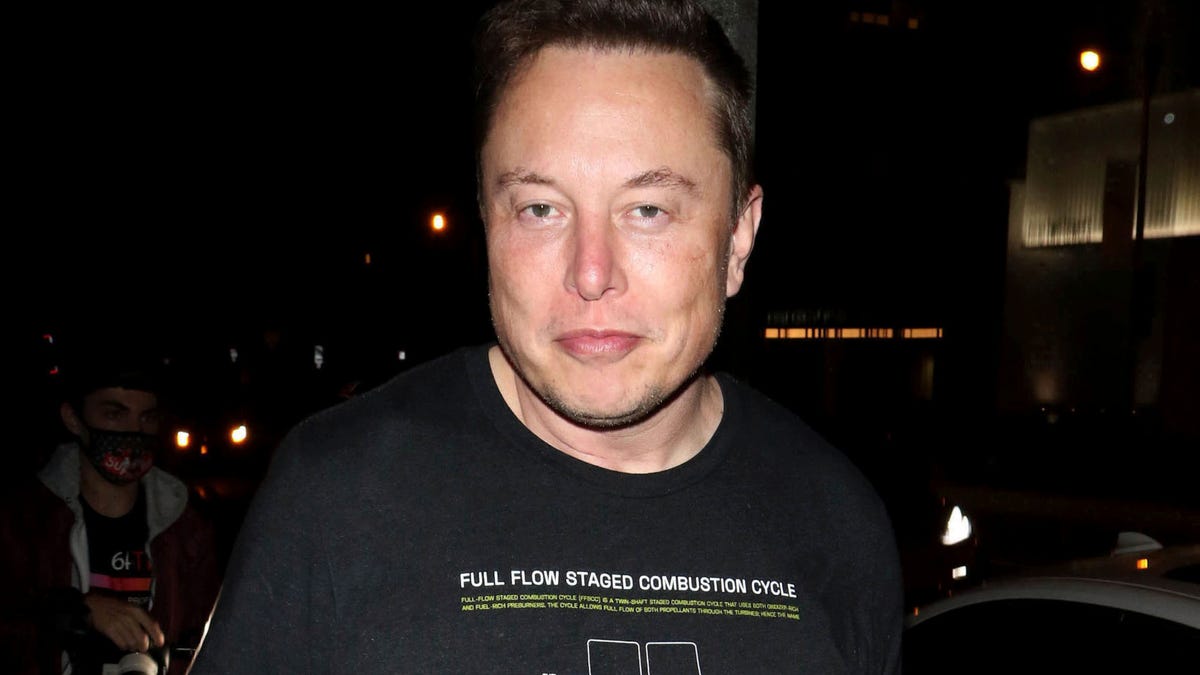 Volodymyr Zelensky Blasts Elon Musk's Idiotic Twitter Poll