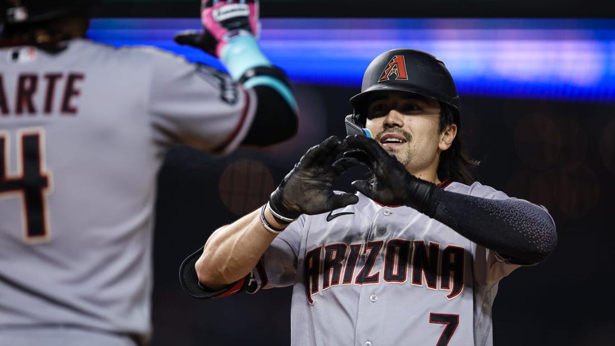 After smoky day off, Diamondbacks head for Detroit
