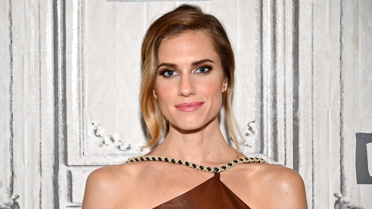 Allison Williams' publicist thought she was "delusional" for knowing