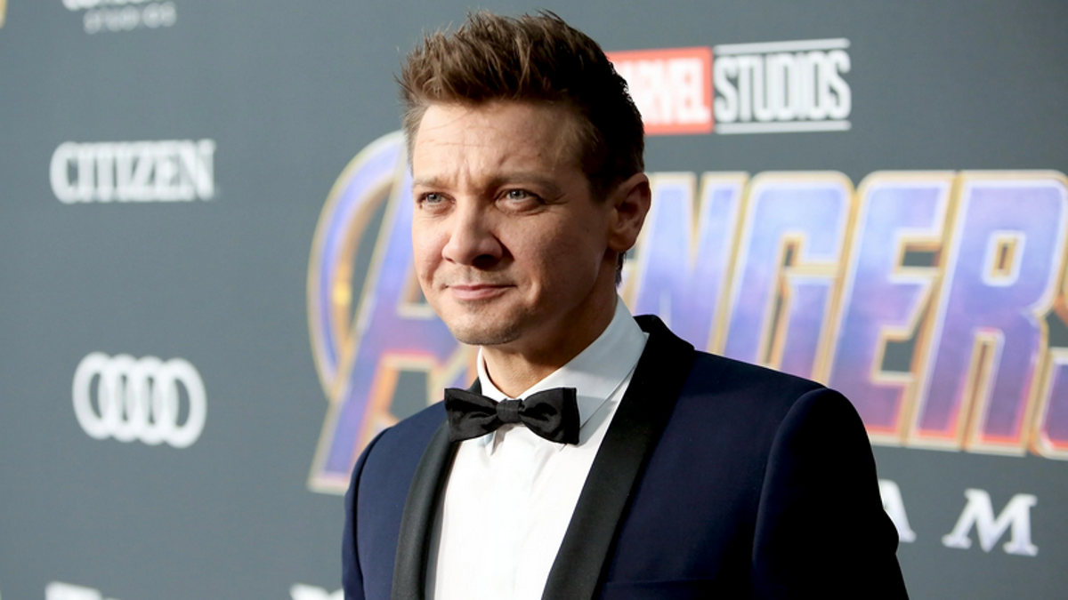 Kicked out of the ICU, Jeremy Renner stops by Jimmy Kimmel