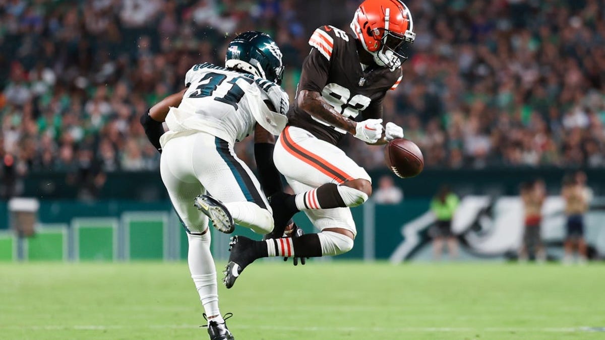 Eagles rally for preseason tie with Browns