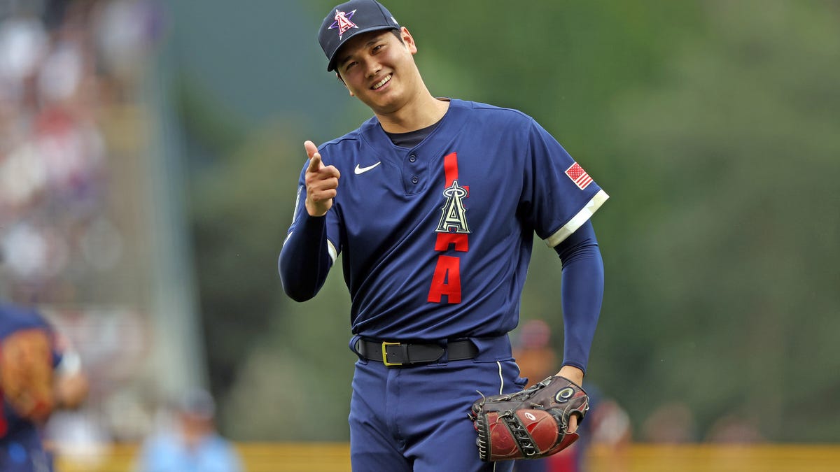 LL All-Star baseball: Mid-Island's new uniforms were prominently