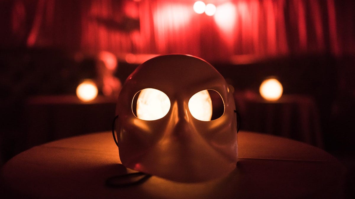 Sleep No More Lives Up to Its Legacy in Immersive Theater