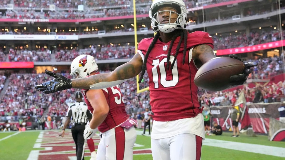Cleveland Browns have best betting odds to sign DeAndre Hopkins