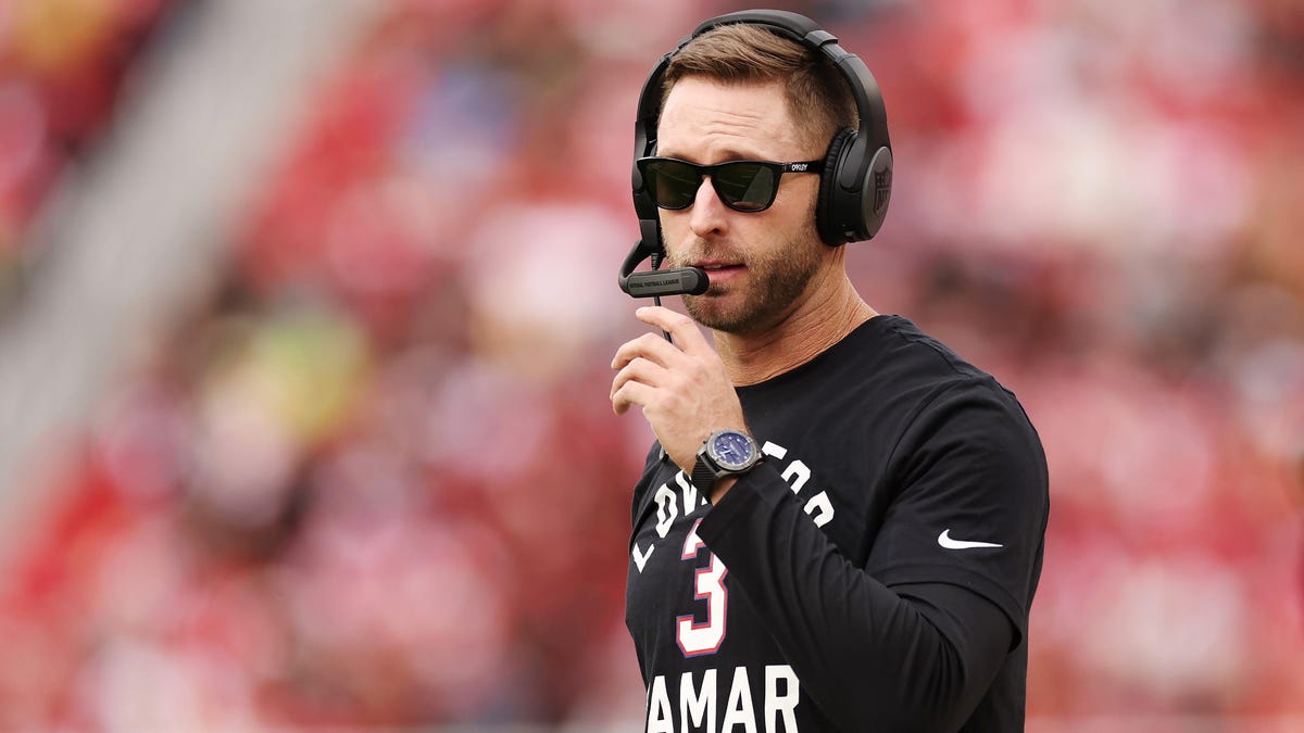 Texans' Lovie Smith and Cardinals' Kliff Kingsbury fired on Black