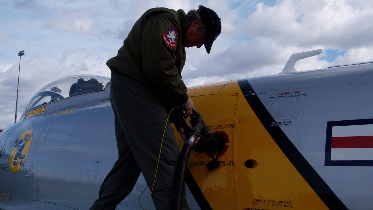 Tödlicher Absturz eines echten Top-Gun-Piloten durch verpfuschten Pre-Flight-Check verursacht