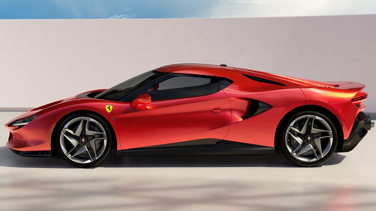 Der Ferrari SP48 Unica hat keine Heckscheibe, denn wer braucht schon Sichtbarkeit?