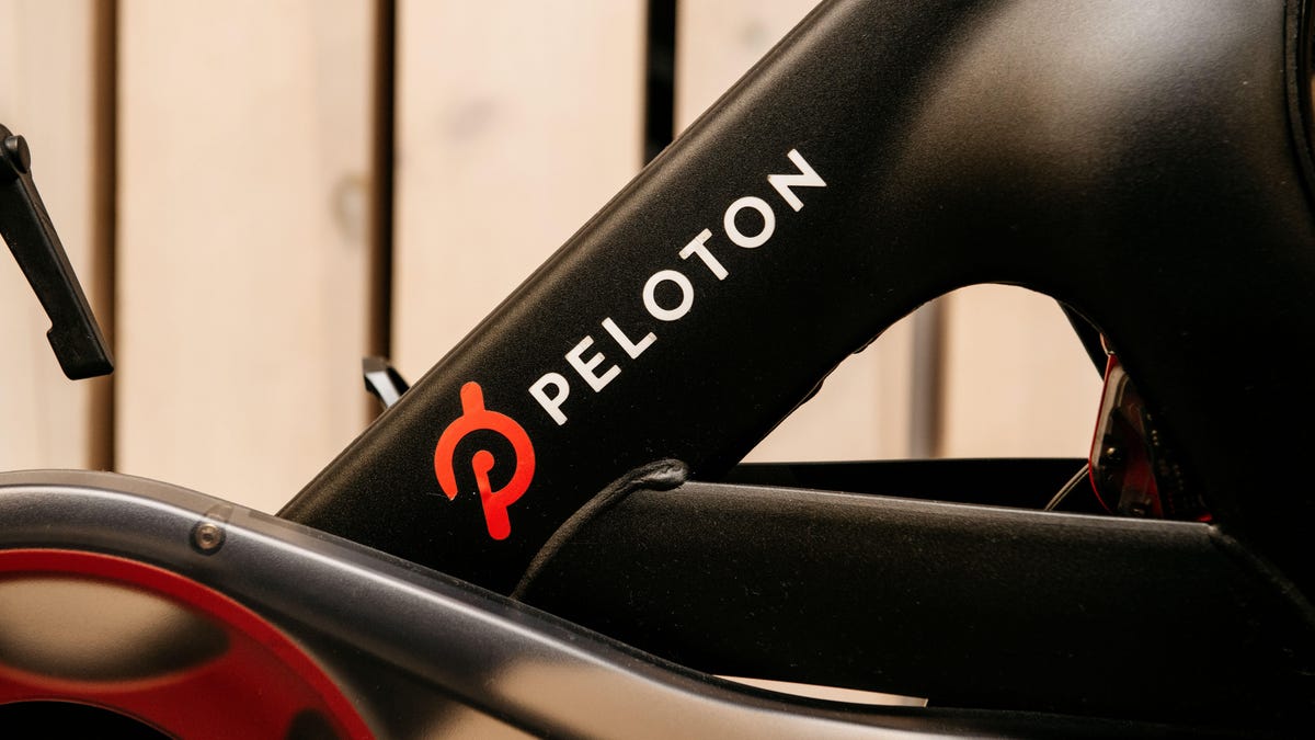 Peloton Stumbles and Pulls Out a Popular Excuse: It’s Partly Apple’s Fault thumbnail