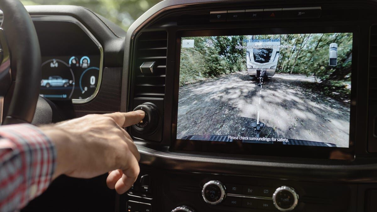 Ford F150 Gets Artificial Intelligence to Automatically Hitch Up Your