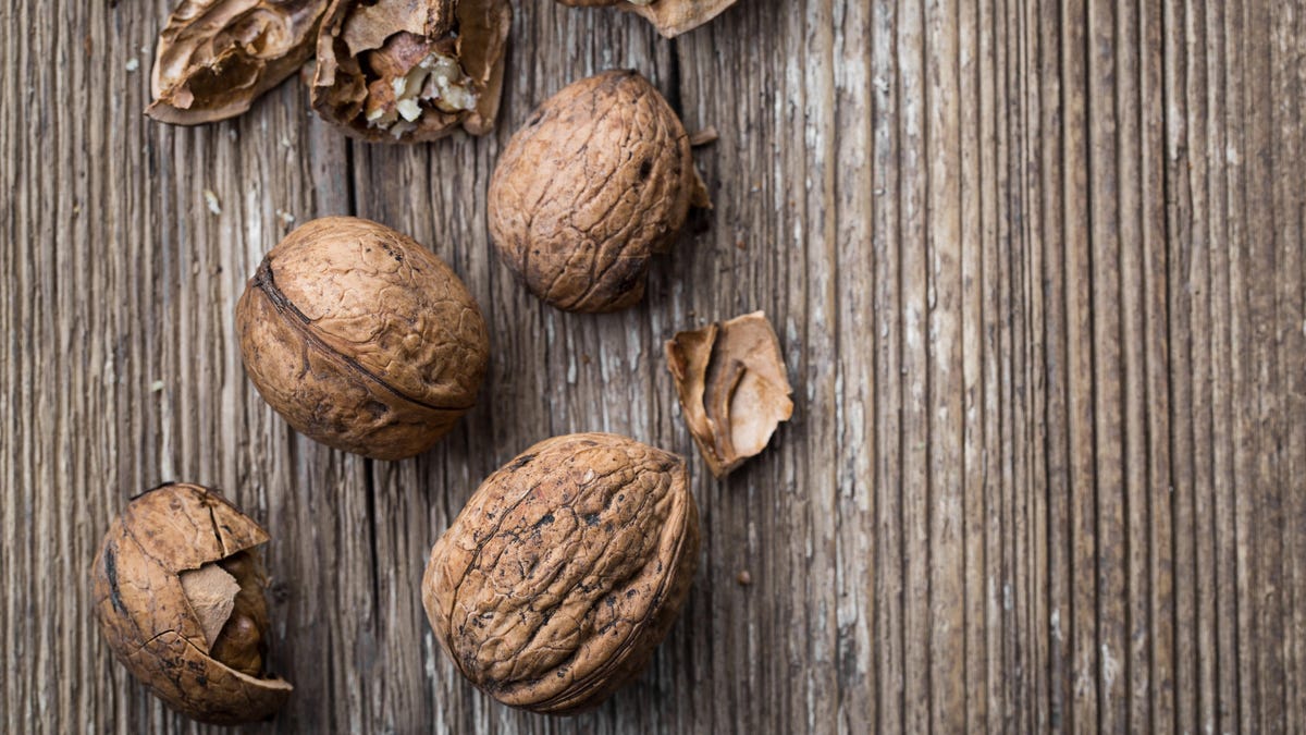 How to Fix Wood Furniture With a Walnut