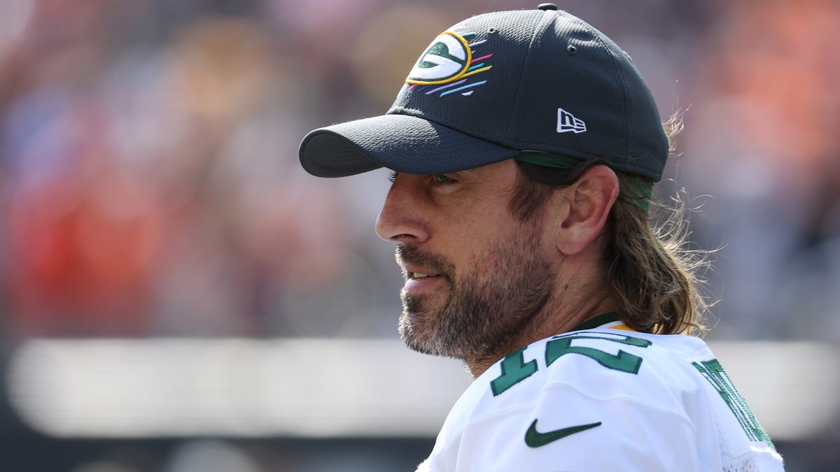 Aaron Rodgers spouts anti-vax stance on radio show, plugs Joe Rogan, quotes MLK