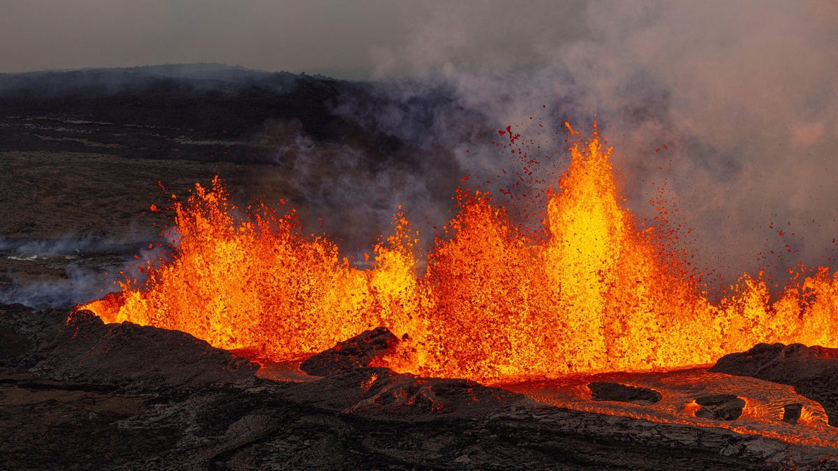 Photos Show Eruption at Mauna Loa, World's Largest Volcano