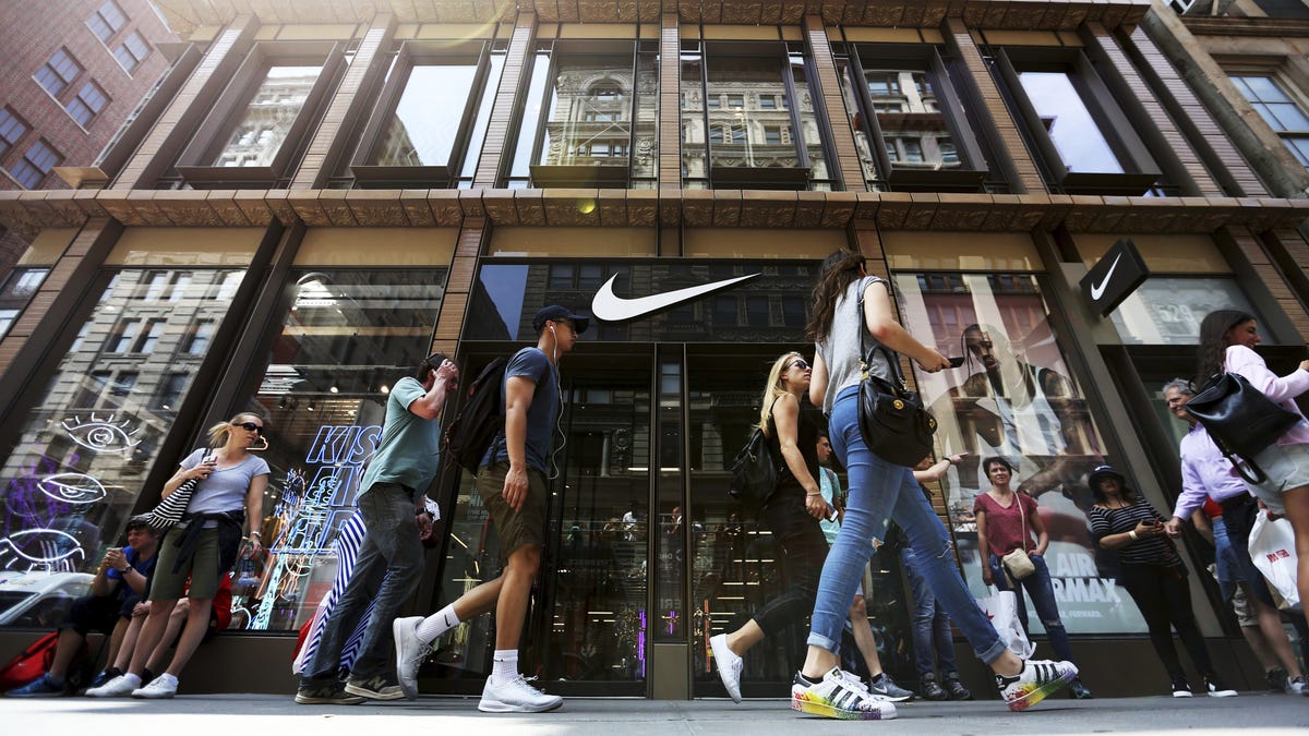 Skalk Arte Salón Nike's iron grip on the sneaker market is slipping