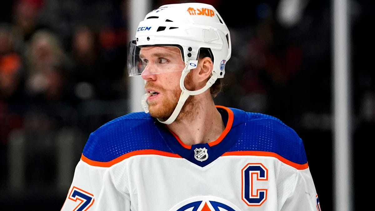 Read more about the article This is Connor McDavid’s best shot in a weak West