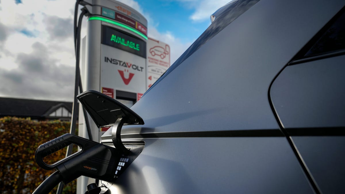 Bank of America Becomes First National Bank to Let Customers Finance Chargers With Their EVs