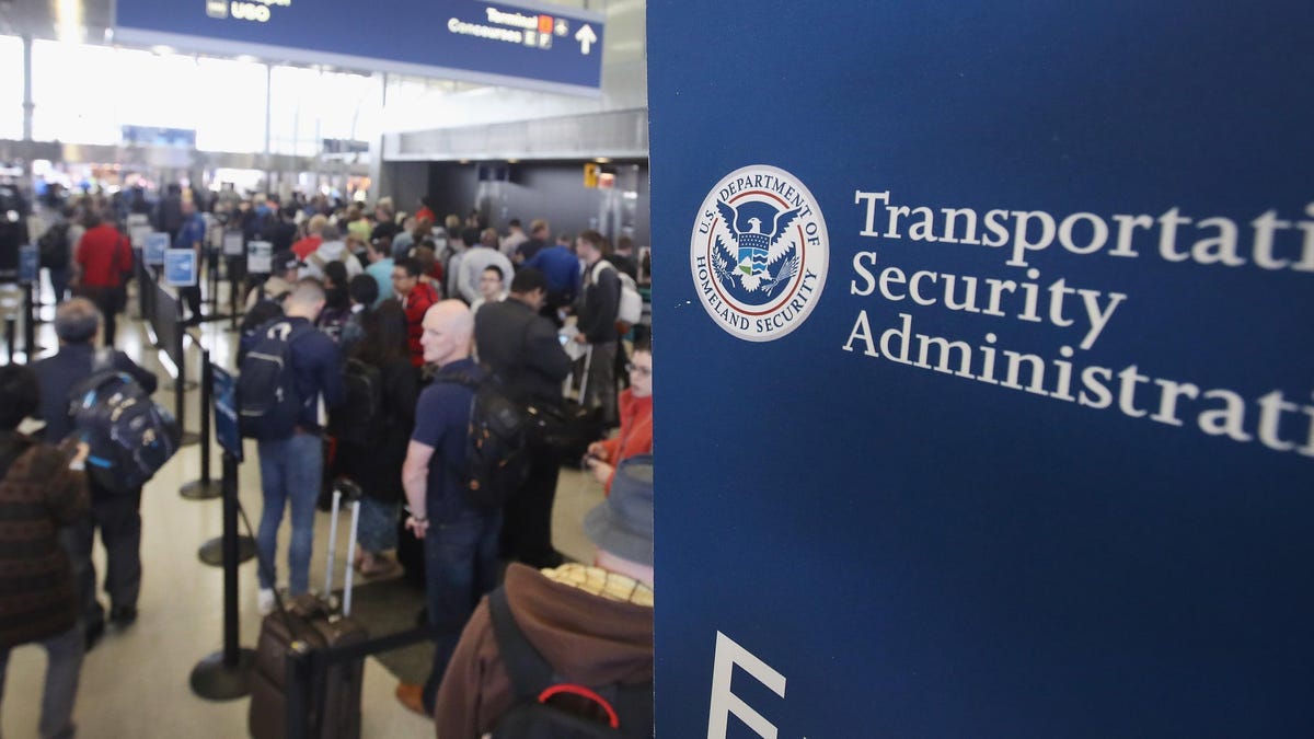 TSA sagt: Impfpflicht wird sie nicht davon abhalten, Urlaubsreisende zu belästigen