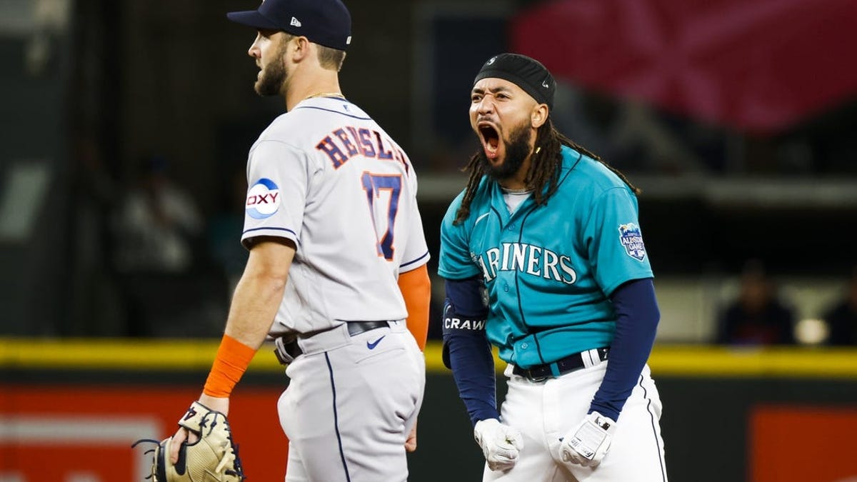 You are currently viewing Mariners rally for seven runs in 8th to stun Astros