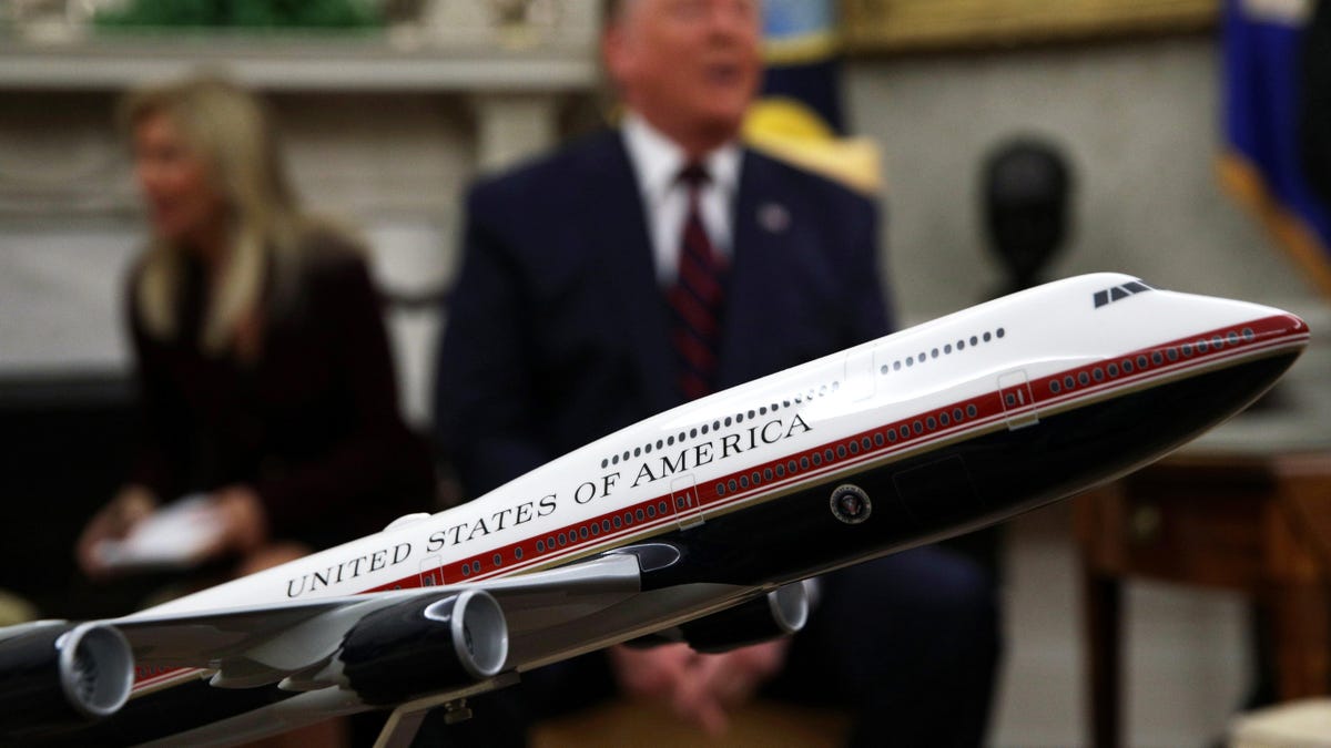 Trump's Red, White, and Blue Air Force One Paint Job Would Reportedly Turn the J..