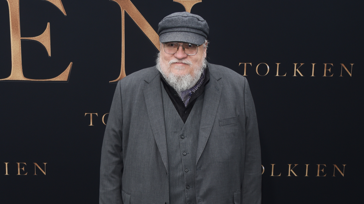 George RR Martin dice que el drama de HBO Max ha retrasado los spin-offs de Game of Thrones