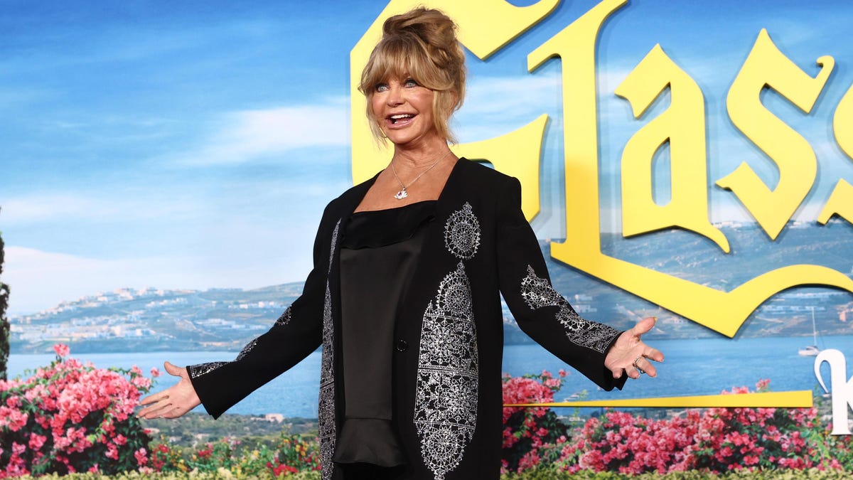 Goldie Hawn wishes she had gone to receive her Oscar in person