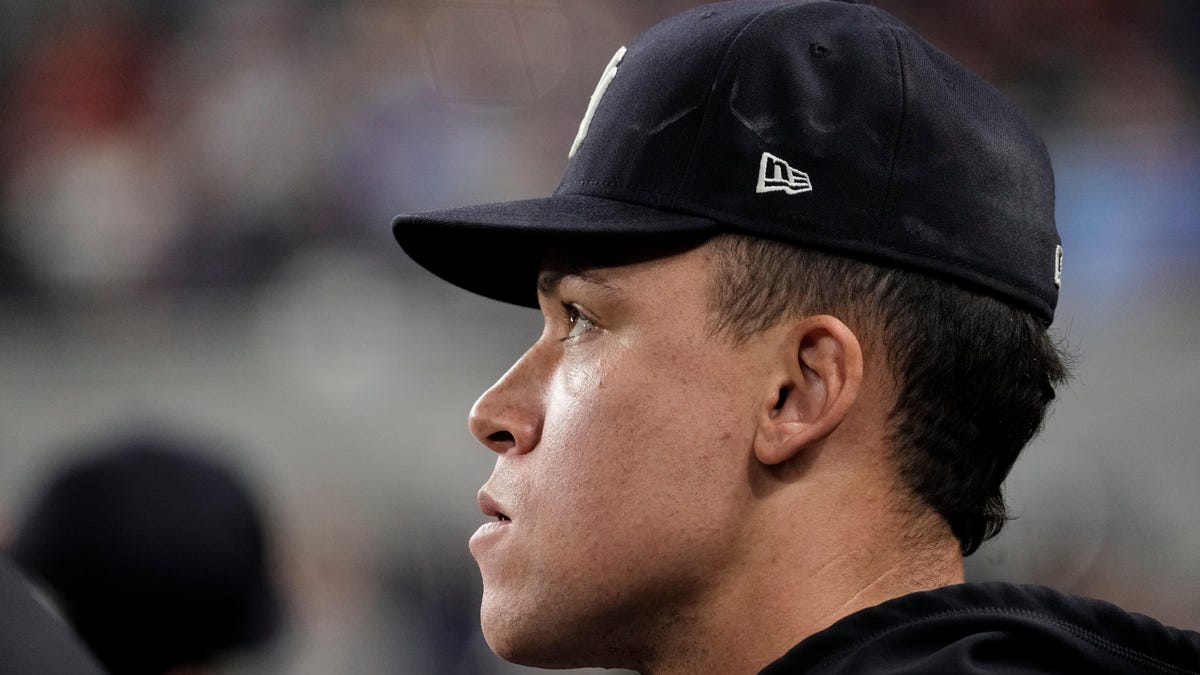 MLB: Yankees star OF Aaron Judge injures hip on 31st birthday