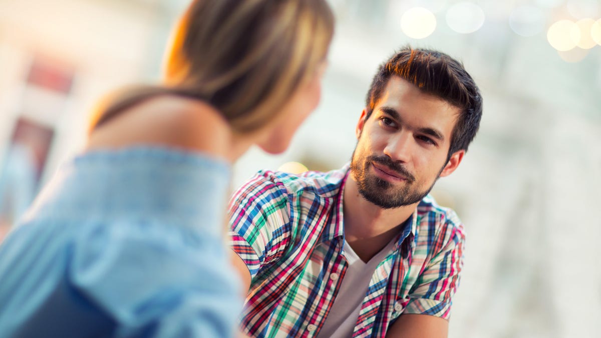 Así es como los hombres solteros pueden alcanzar los estándares más altos de las mujeres