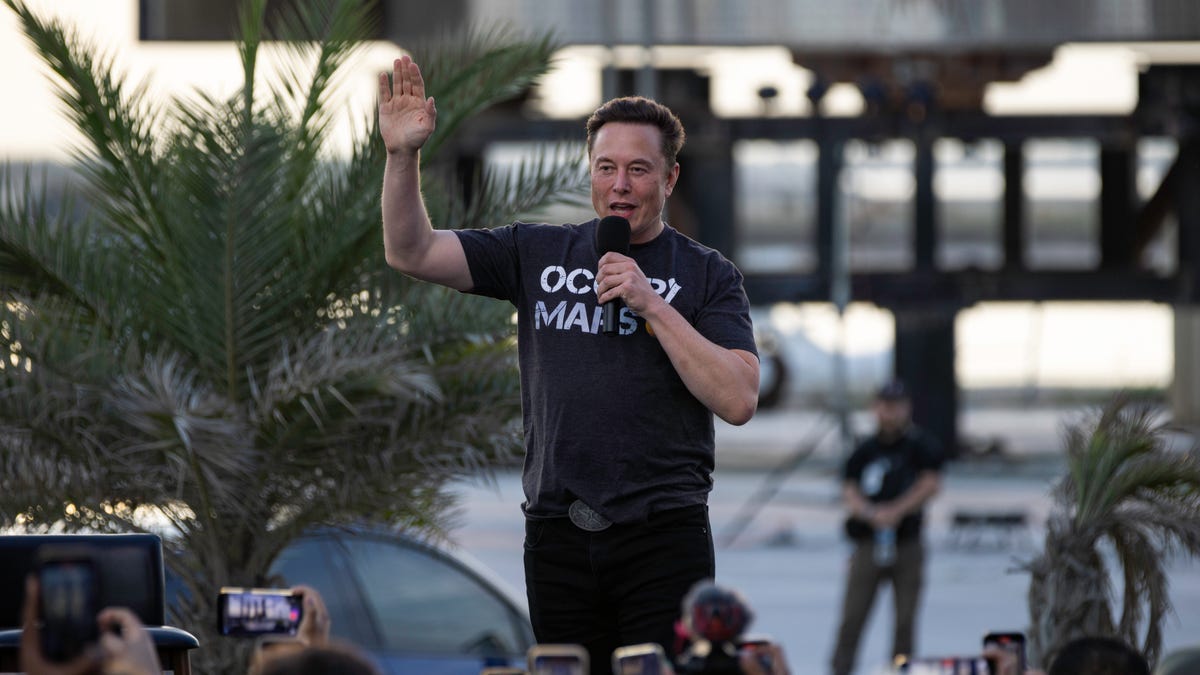 Elon Musk realized he needs Twitter’s advertisers