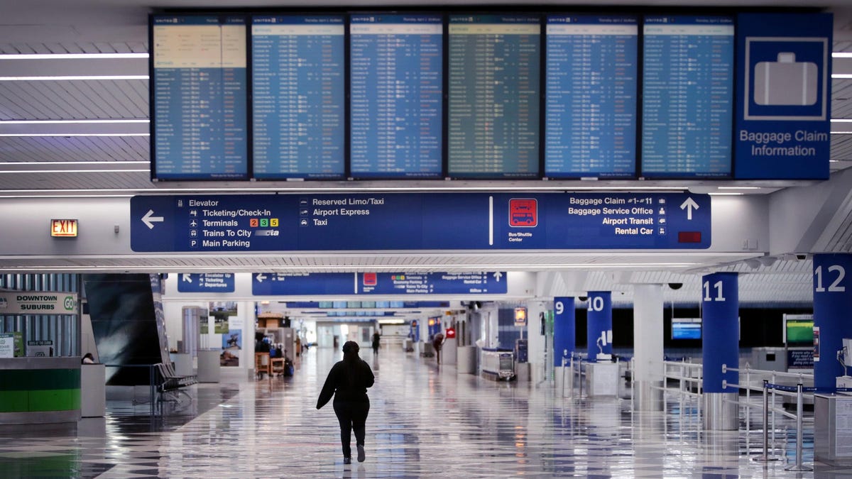 Flight Cancellations Continue, Ruining Many People’s Holiday Travel Plans