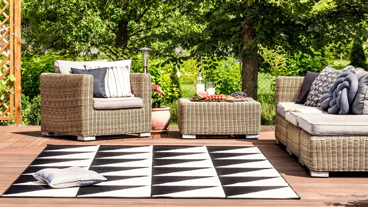How to Clean an Outdoor Rug Before Putting It Away for the Season thumbnail