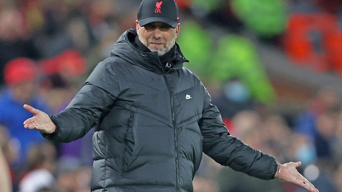 Liverpool’s Jürgen Klopp argues against shutting down English Premier League