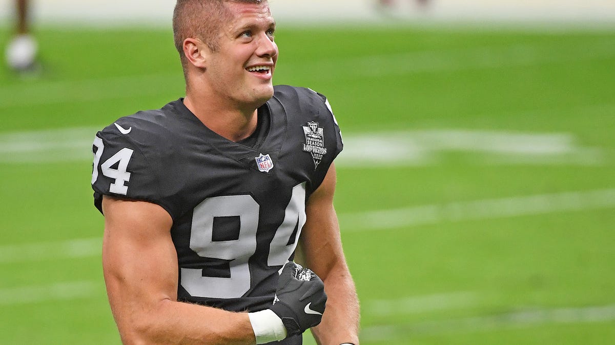 Raiders' Carl Nassib becomes first openly gay player on an ...