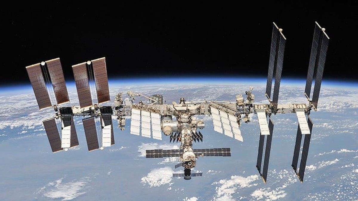 Una Rusia renuente promete continuar trabajando en la Estación Espacial Internacional hasta 2028
