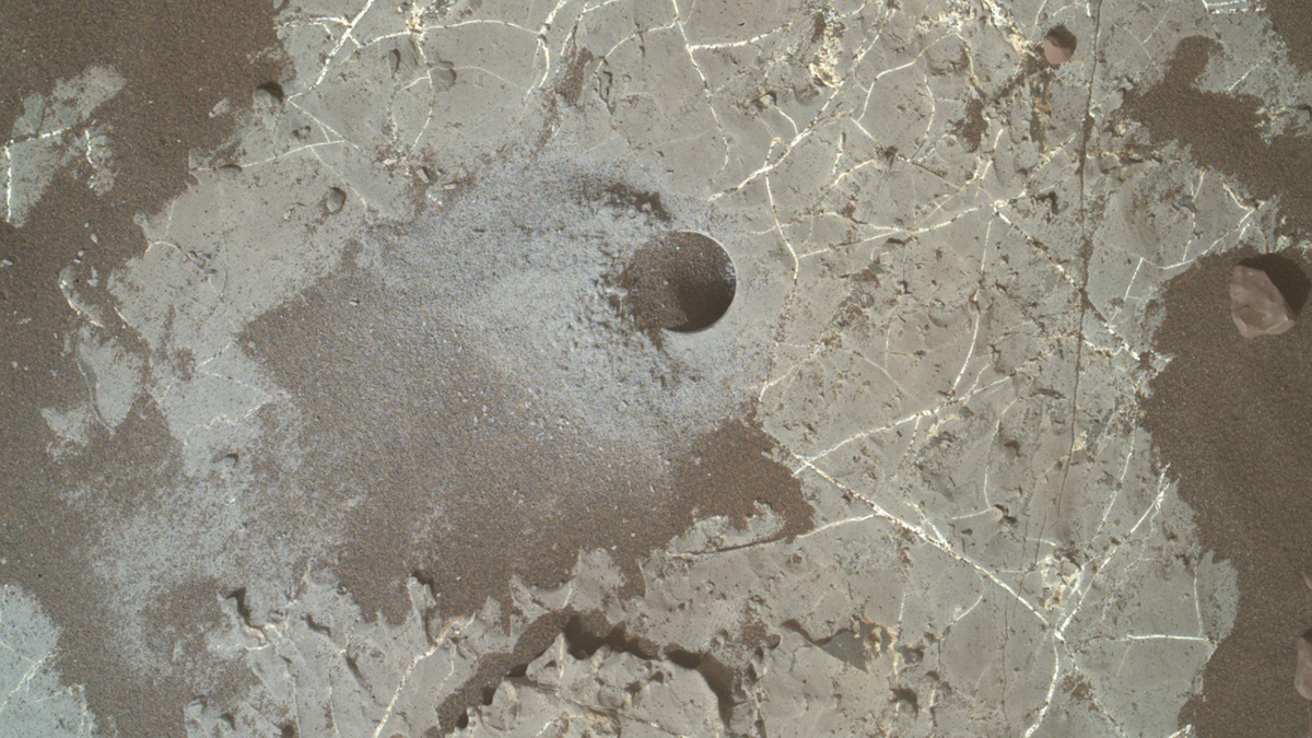 There is something very strange about the Mars samples taken by Curiosity