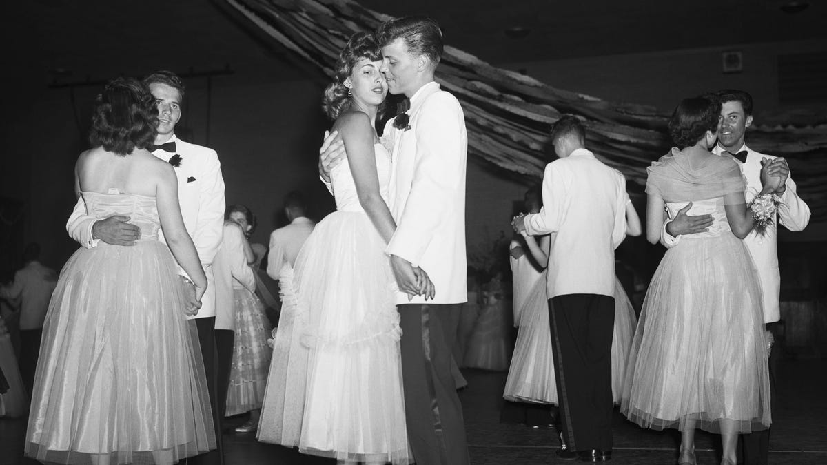 The prom dress An anthropological history of Americas sexual coming-of-age costume