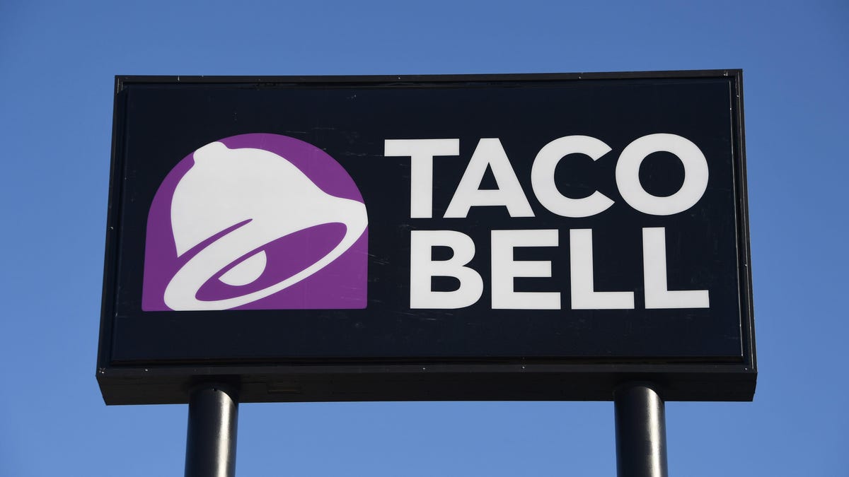 Taco Bell Wants You to 'Live Mas' by Shooting Your Mexican Pizza Out of a Tube