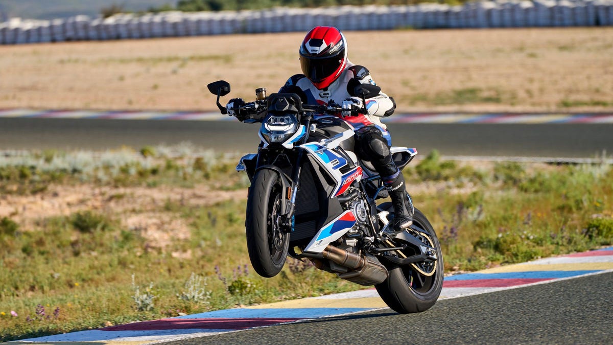 BMW Motorrad meluncurkan sepeda performa tinggi dengan 205 hp M 1000 R dan RR